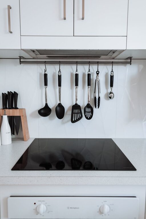 Essential tools for a small kitchen: ottimizza spazio e funzionalità